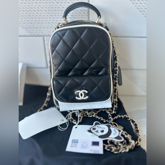New Authentic CHANEL MINI BACKPACK BAG Crossbody BLACK WHITE TRIM 25P - Picture 2 of 4
